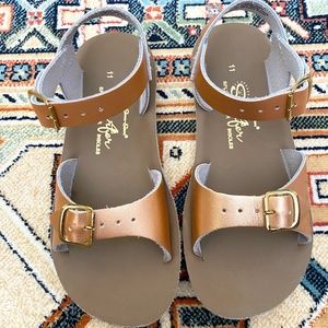 Rose Gold Sun-San Surfer Sandals - Toddler Size 11